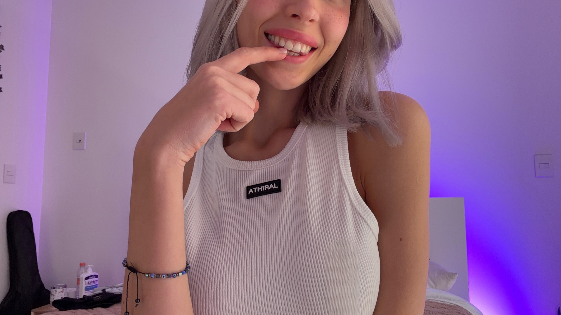 Elisblondy slide 3